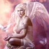 Красивая девушка ангел с белыми крыльями.