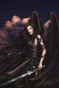 Аватарка воинственная девушка-ангел с черными крыльями и мечом, скачать бесплатно.